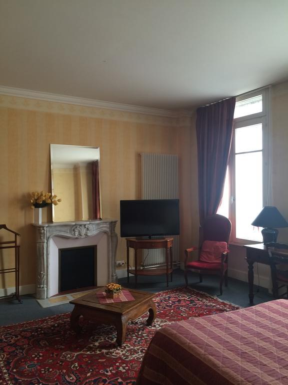 Hotel De Paris Charleville-Mezieres Bagian luar foto