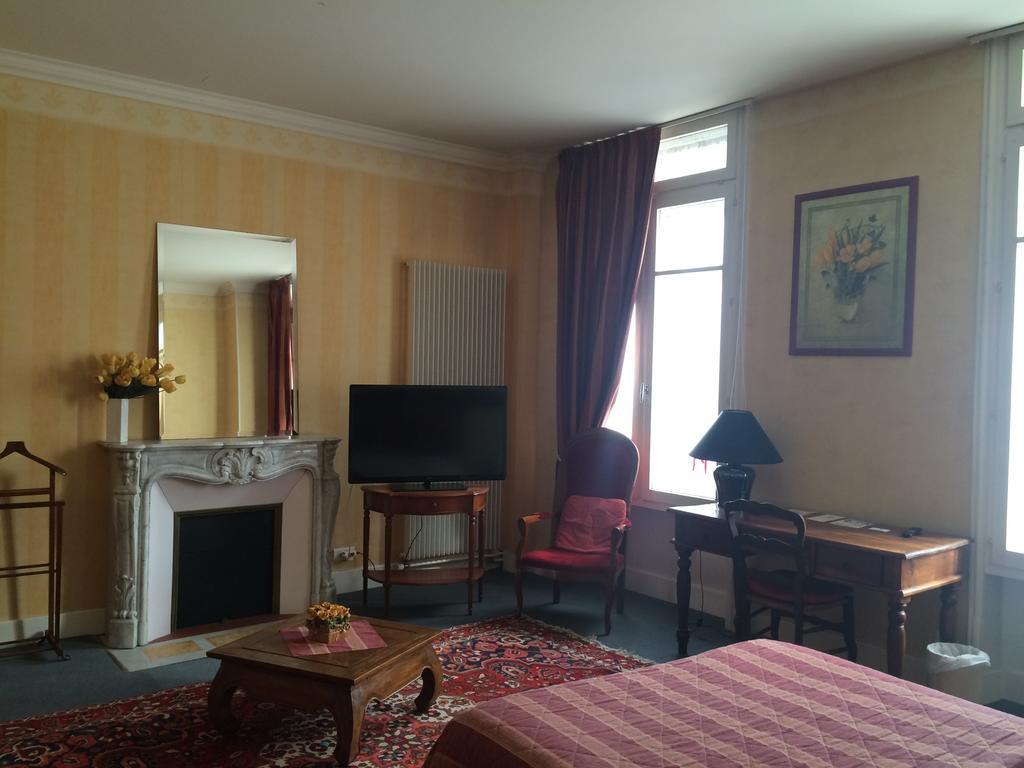 Hotel De Paris Charleville-Mezieres Bagian luar foto