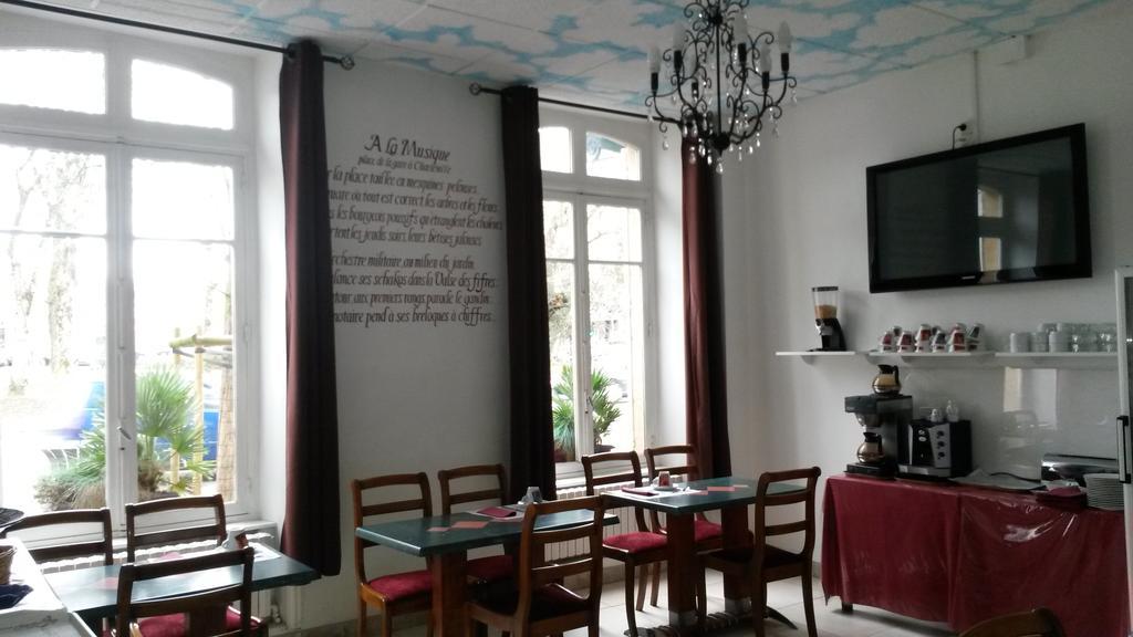 Hotel De Paris Charleville-Mezieres Bagian luar foto
