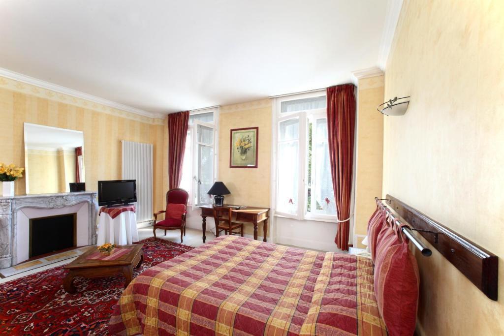 Hotel De Paris Charleville-Mezieres Ruang foto